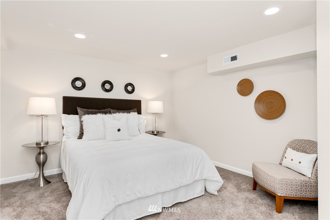 4120 Interlake Avenue North Seattle, WA 98103 - Photo 10 of 17 Gallery Image 10