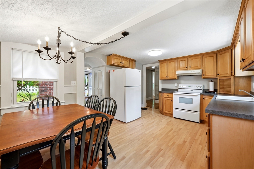 236 Three Rivers Road Wilbraham, MA 01095 - Photo 8 of 31 Gallery Image 8