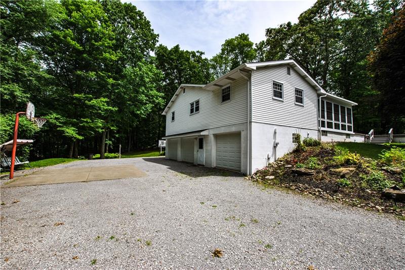 125 Brose Road Cabot, PA 16023 - Photo 4 of 19