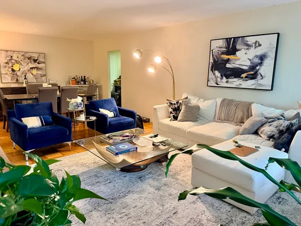 $3,000 | 99 Pond Avenue, Unit 609, Brookline, MA 02445