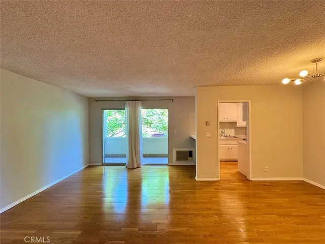 $2,735 | 5625 North Sumner Way, Unit 212, Culver City, CA 90230