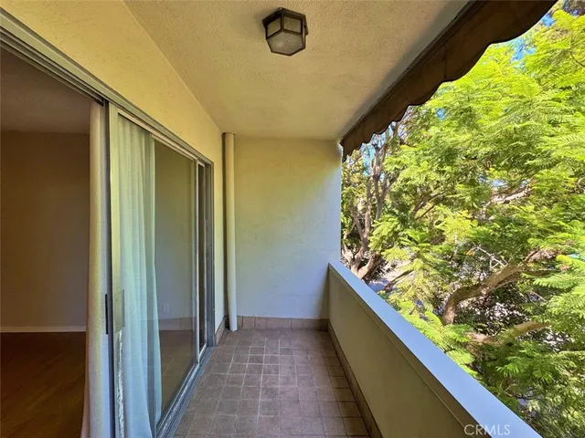 $2,735 | 5625 North Sumner Way, Unit 212, Culver City, CA 90230