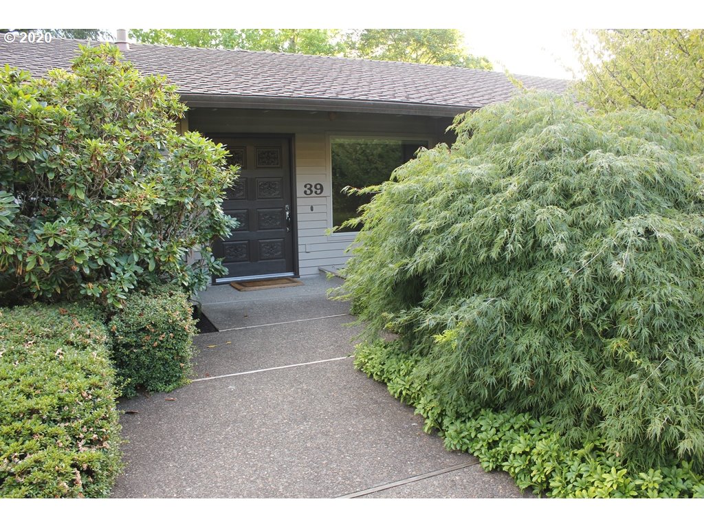39 Touchstone Lake Oswego, OR 97035 - Photo 2 of 30