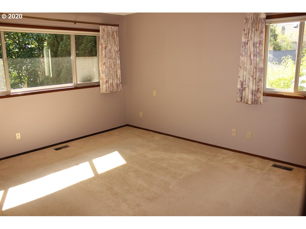 39 Touchstone Lake Oswego, OR 97035 - Photo 14 of 30