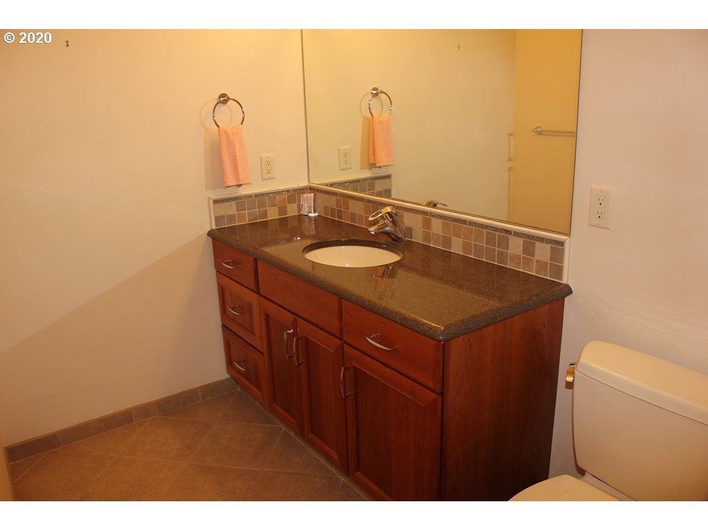 39 Touchstone Lake Oswego, OR 97035 - Photo 16 of 30