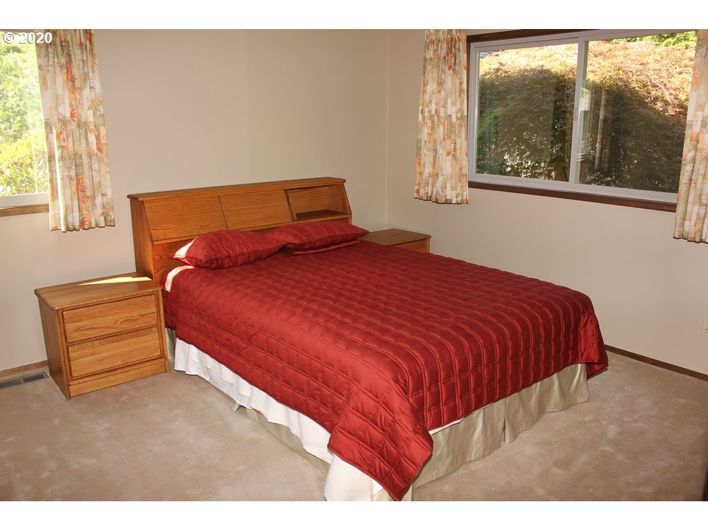 39 Touchstone Lake Oswego, OR 97035 - Photo 17 of 30