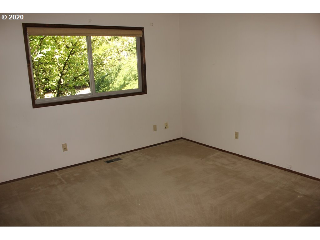 39 Touchstone Lake Oswego, OR 97035 - Photo 18 of 30