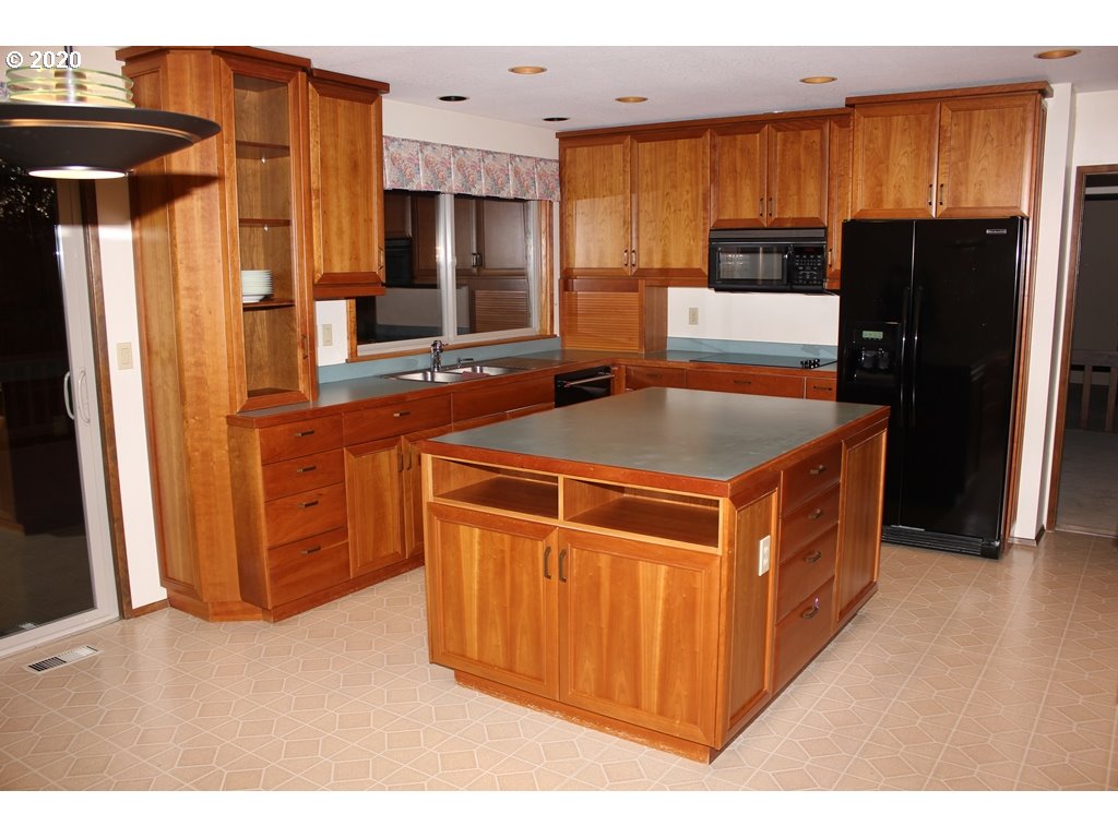 39 Touchstone Lake Oswego, OR 97035 - Photo 3 of 30