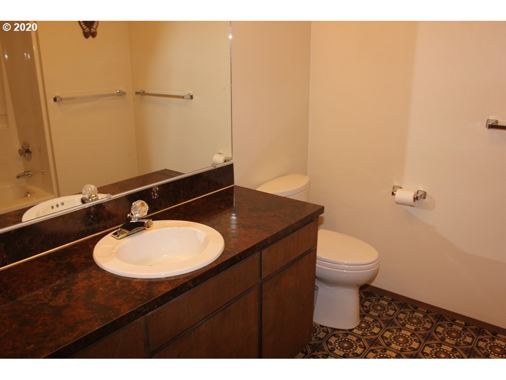 39 Touchstone Lake Oswego, OR 97035 - Photo 21 of 30