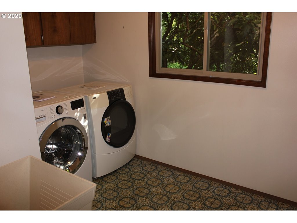 39 Touchstone Lake Oswego, OR 97035 - Photo 23 of 30