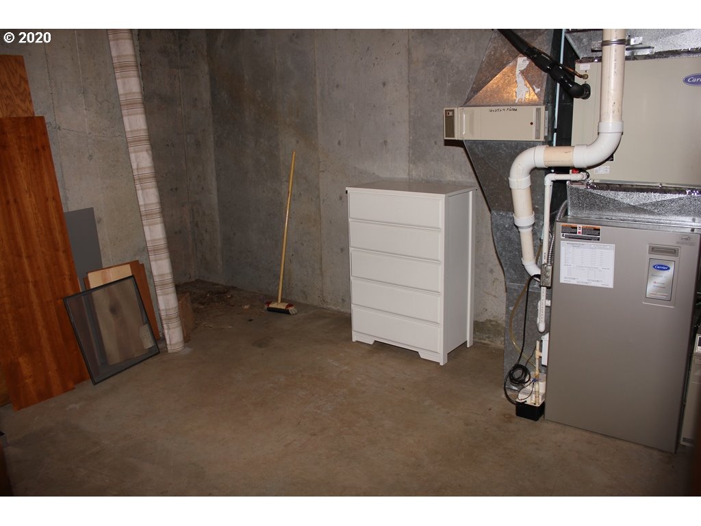 39 Touchstone Lake Oswego, OR 97035 - Photo 24 of 30