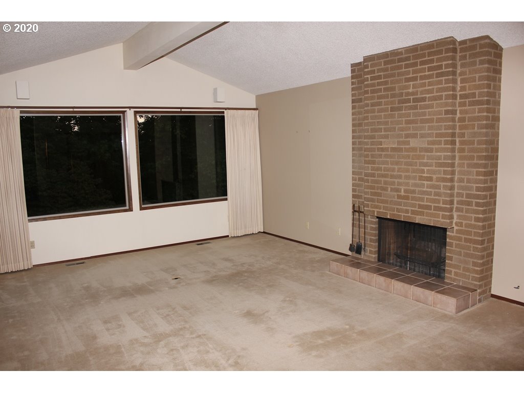 39 Touchstone Lake Oswego, OR 97035 - Photo 4 of 30