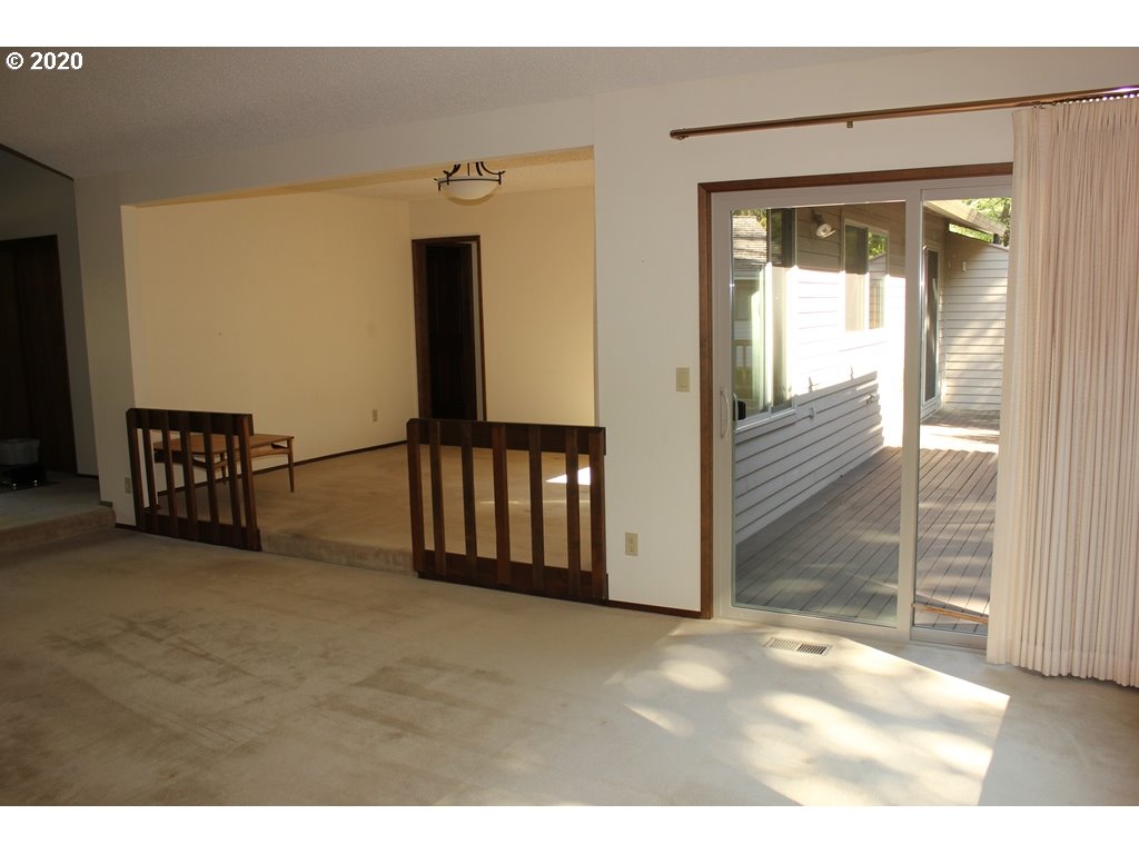 39 Touchstone Lake Oswego, OR 97035 - Photo 6 of 30