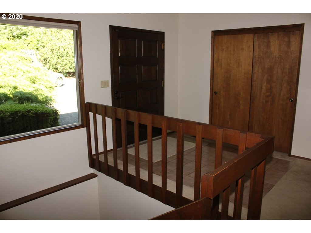 39 Touchstone Lake Oswego, OR 97035 - Photo 8 of 30