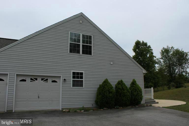 450 Ridge View Drive Berkeley Springs, WV 25411 - Photo 5 of 23 Exterior (General)