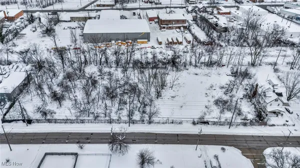 17001 South Miles Road, Cleveland, OH 44128