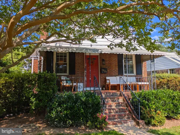 $749,500 | 1901 Scroggins Road, Alexandria, VA 22302
