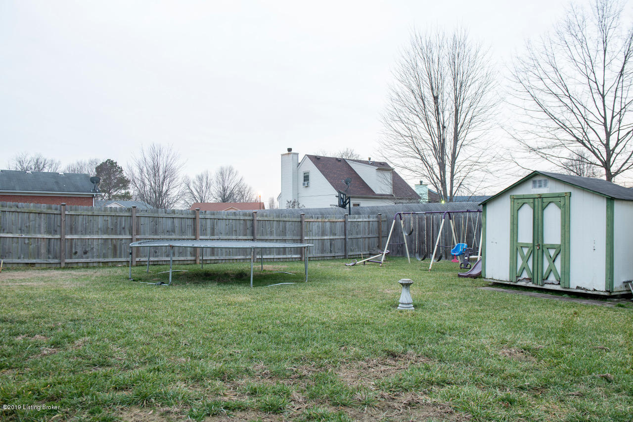 12234 Ridgemont Road Louisville, KY 40229 - Photo 23 of 24 yard view