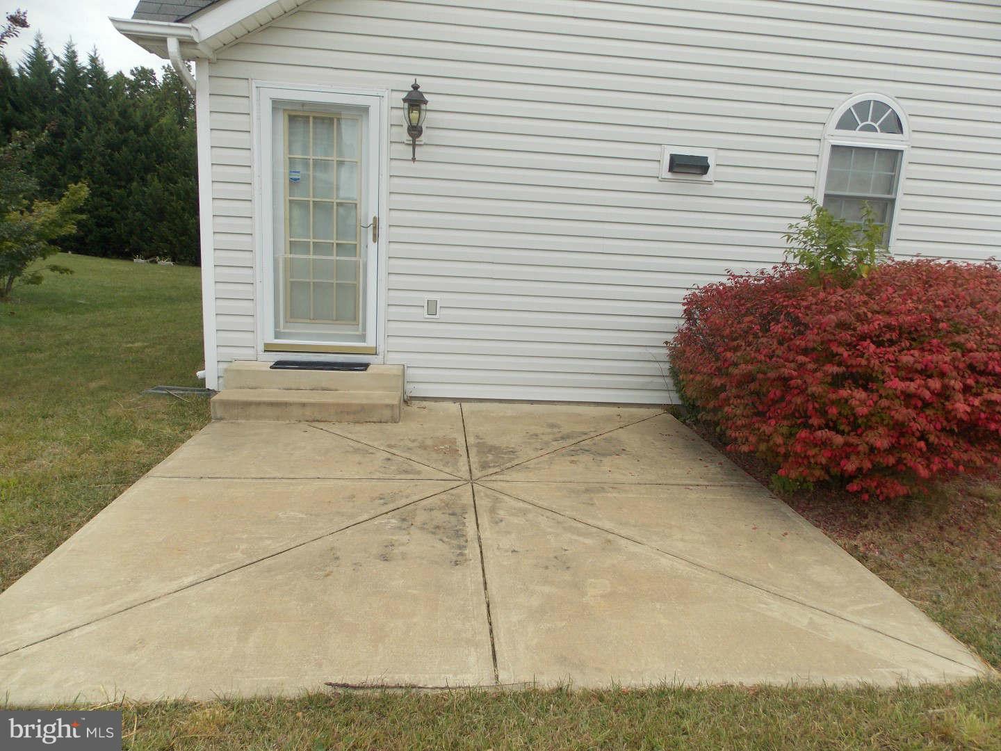 307 Canyon Road Winchester, VA 22602 - Photo 23 of 24 Patio