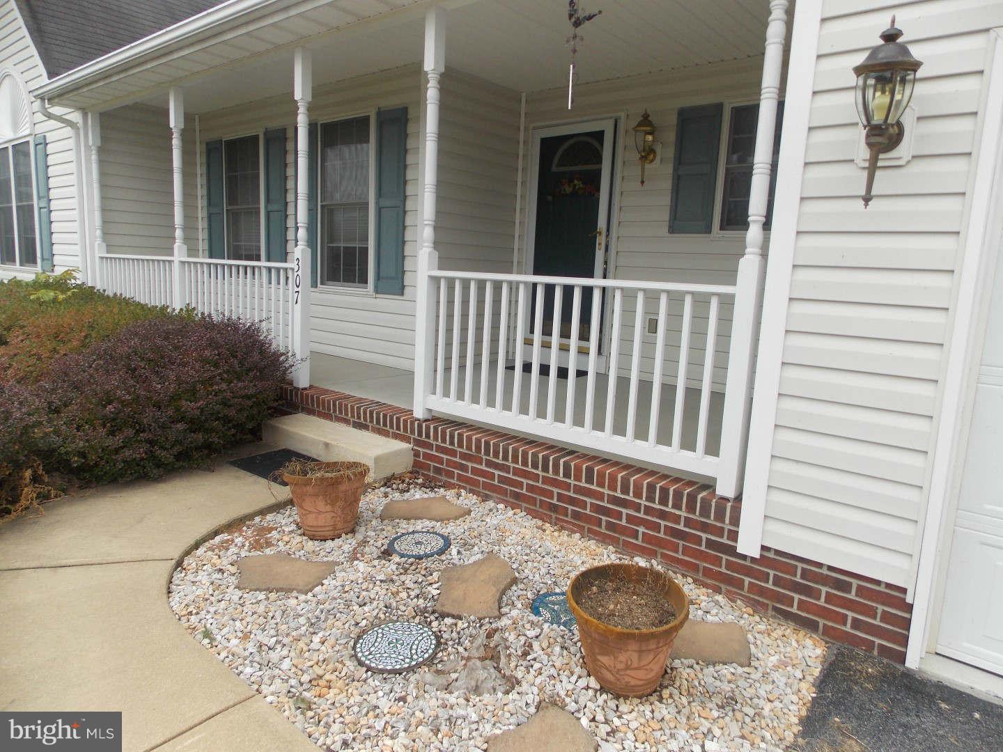 307 Canyon Road Winchester, VA 22602 - Photo 4 of 24 Porch