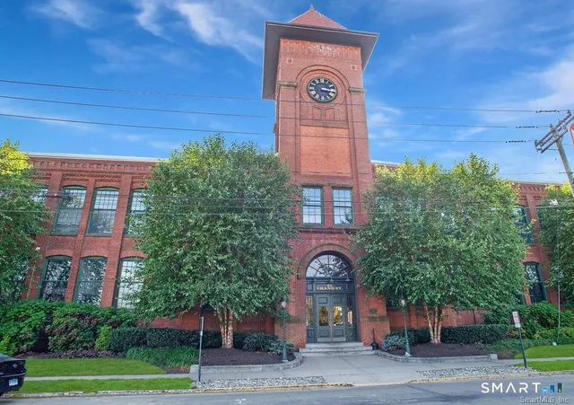 $2,400 | 25 Grand Street, Unit 106, Norwalk, CT 06851