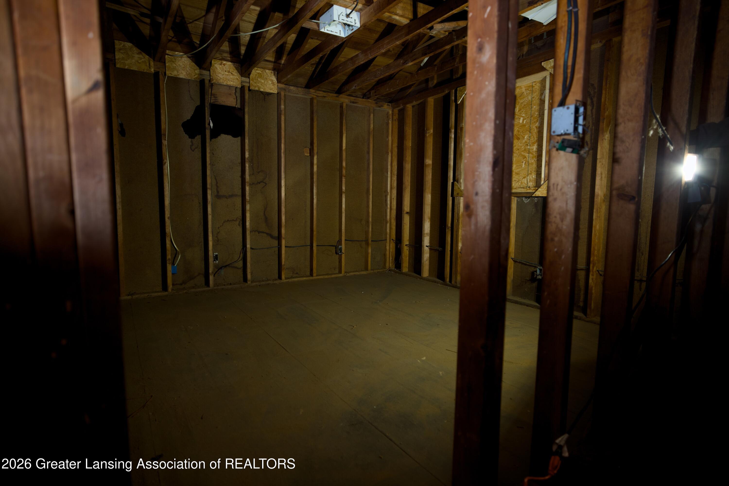 1924 Snow Road Lansing, MI 48917 - Photo 23 of 23 IMG_7227