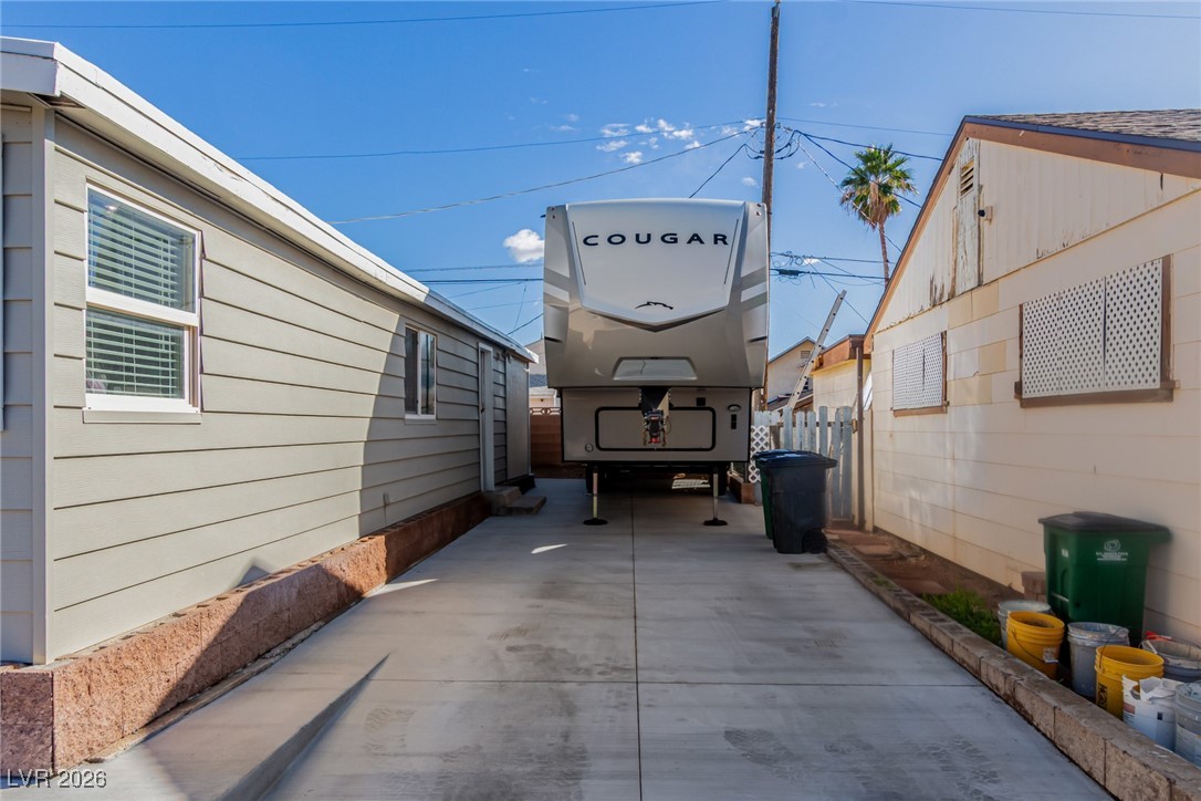 541 Hopi Place Boulder City, NV 89005 - Photo 5 of 25 Paved RV parking