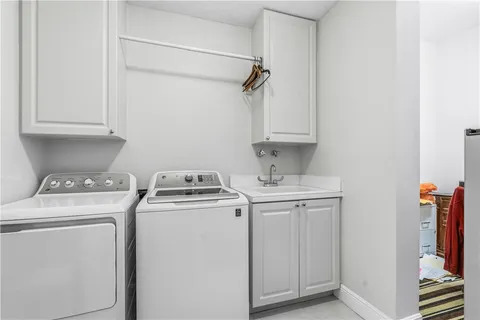 $392,000 | 19 Harbour Isle Drive West, Unit 305, Hutchinson Island, FL 34949