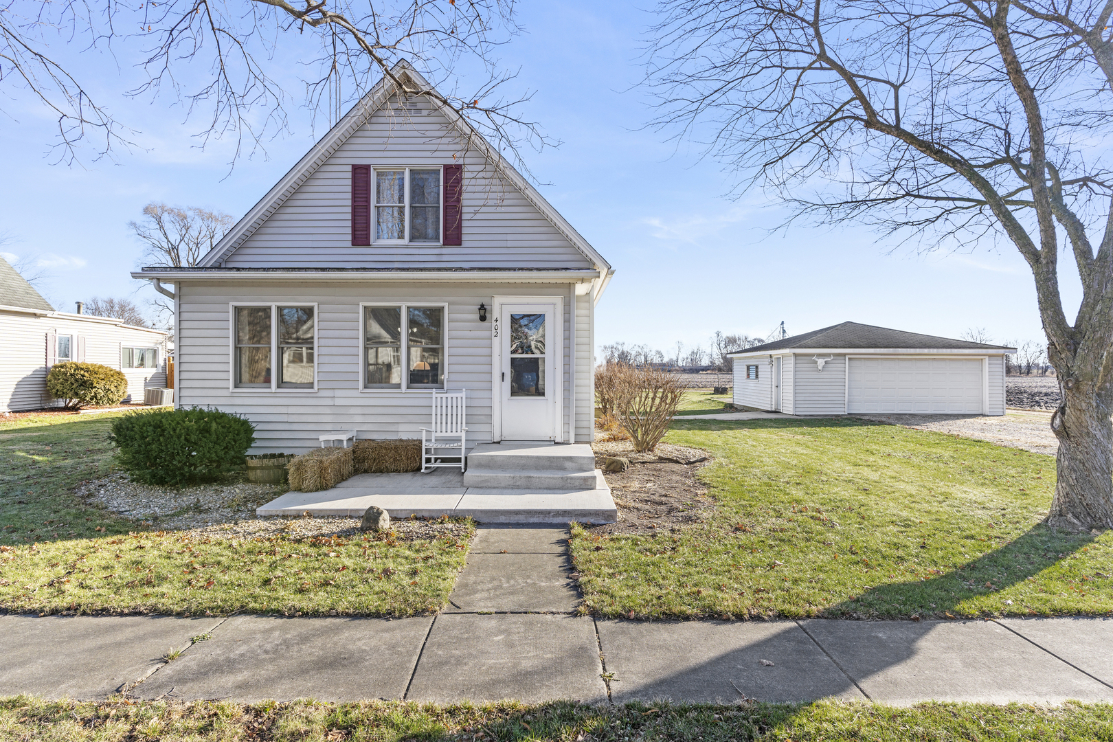 402 Center Street Mazon, IL 60444 - Photo 1 of 15 a view of a house with a yard