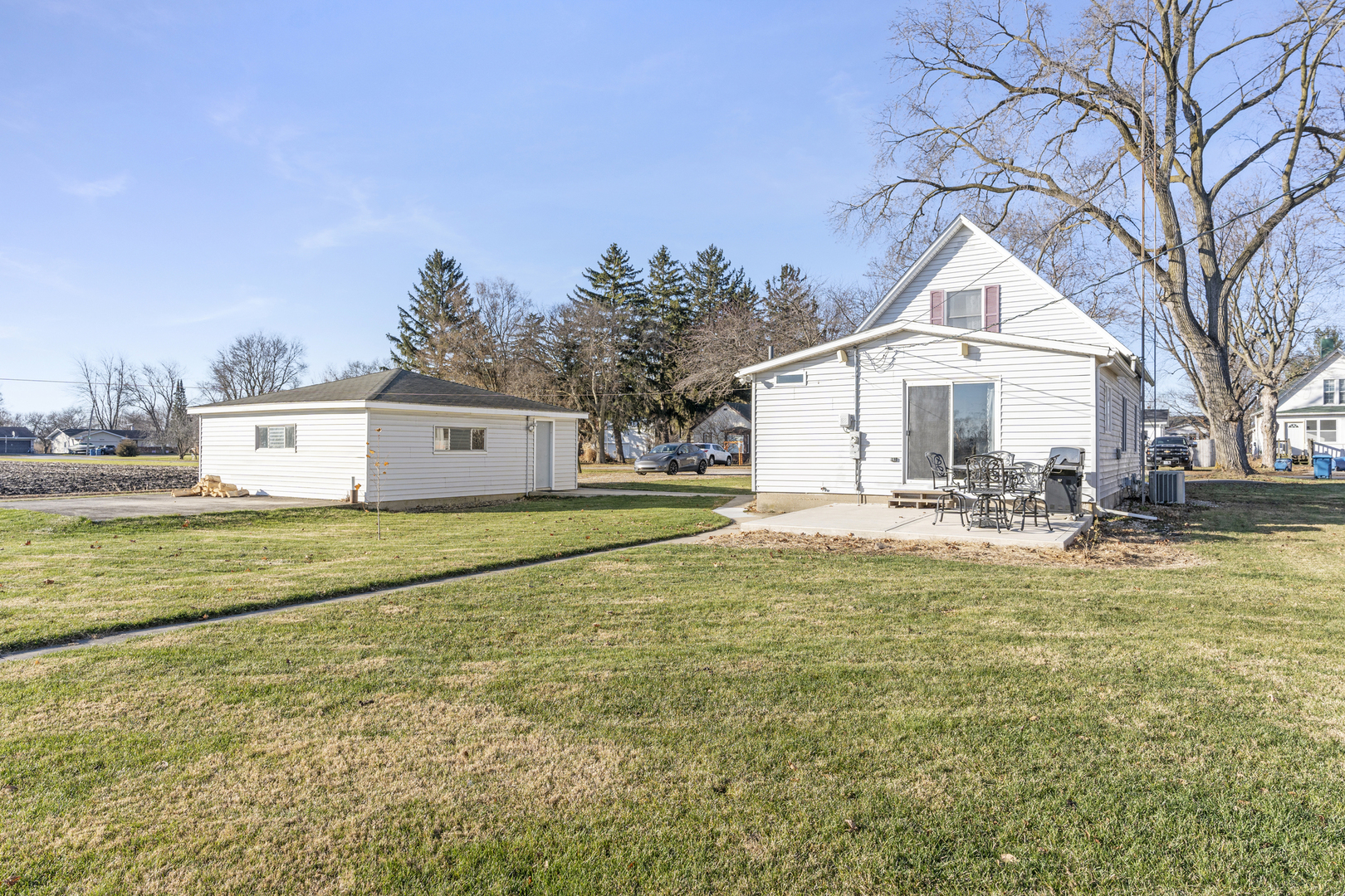 402 Center Street Mazon, IL 60444 - Photo 15 of 15 a house view with a outdoor space