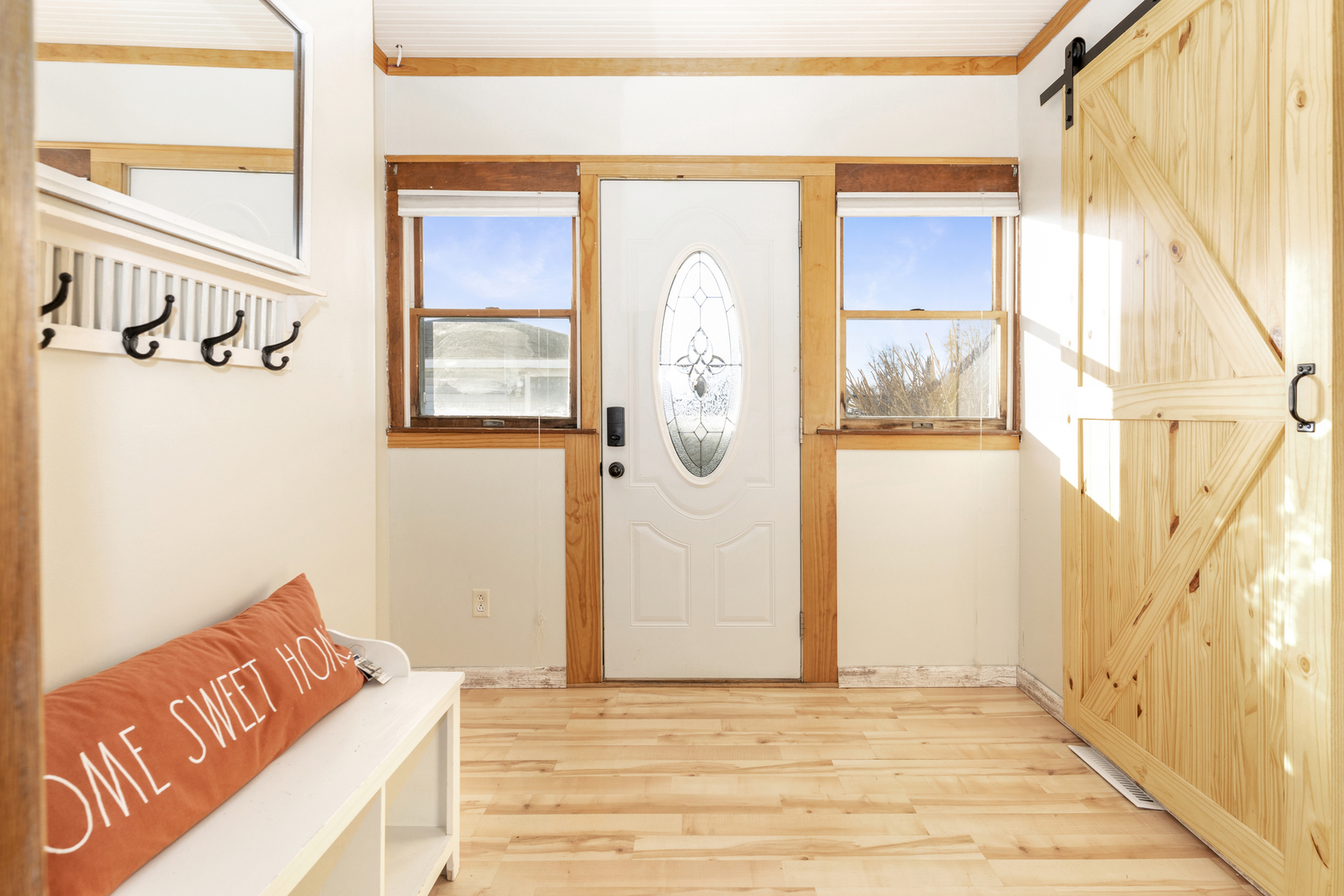 402 Center Street Mazon, IL 60444 - Photo 2 of 15 a view of an entryway