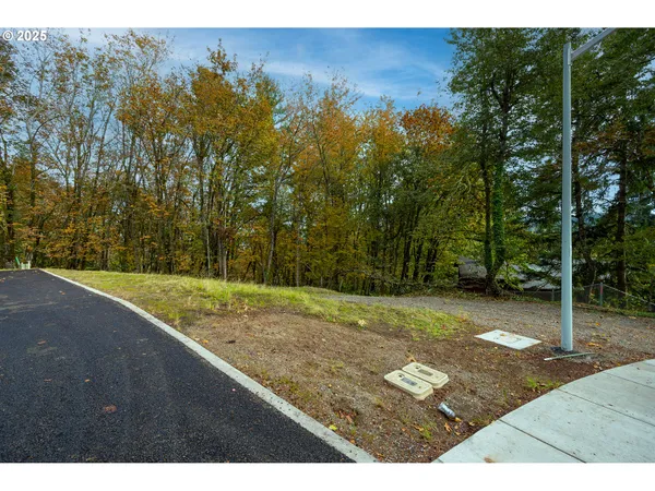 $199,000 | 2825-2819 Capital Drive, Unit 18 19, Eugene, OR 97403