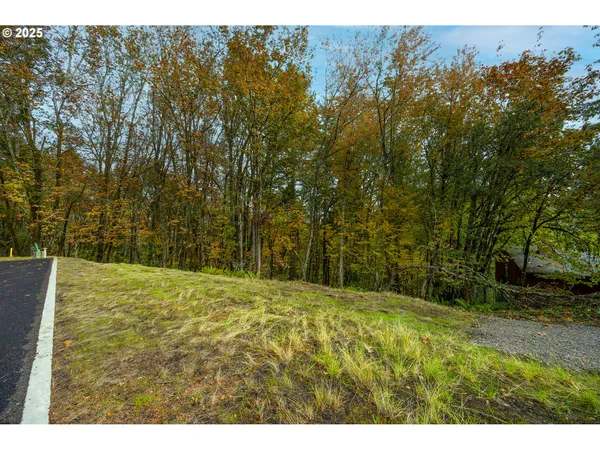 $199,000 | 2825-2819 Capital Drive, Unit 18 19, Eugene, OR 97403