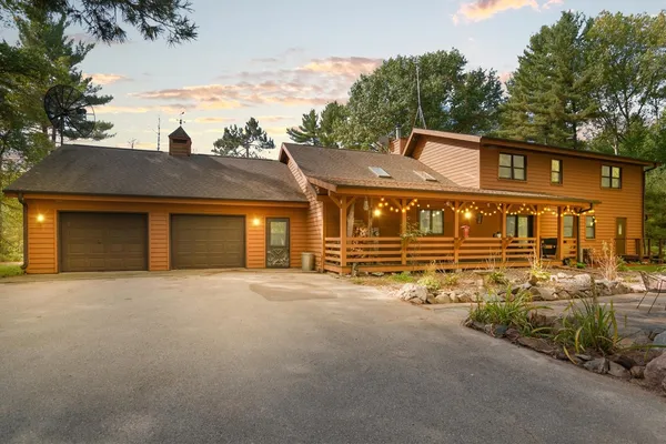 $899,900 | W7102 Buttercup Lane, Porterfield, WI 54159