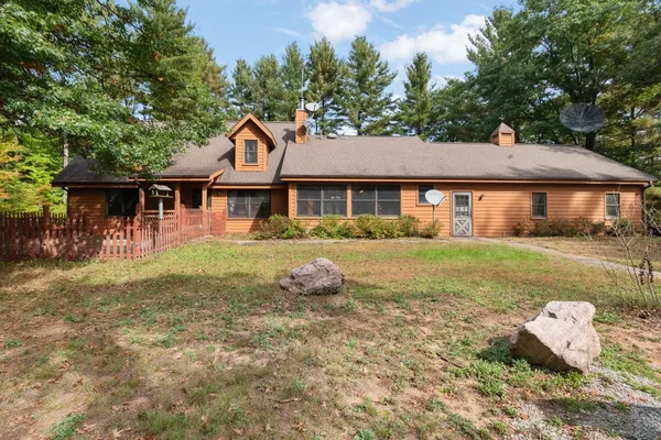 $899,900 | W7102 Buttercup Lane, Porterfield, WI 54159