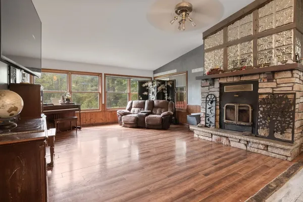 $899,900 | W7102 Buttercup Lane, Porterfield, WI 54159