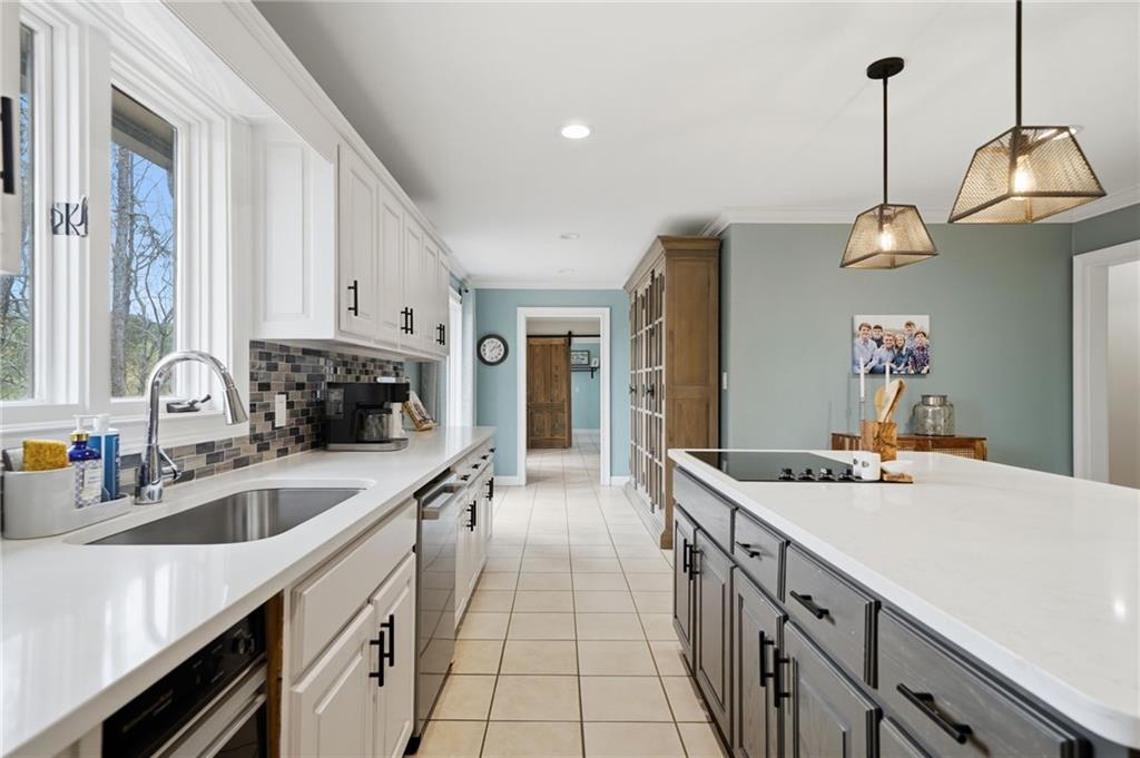 4370 Spainhill Road Gainesville, GA 30504 - Photo 8 of 40