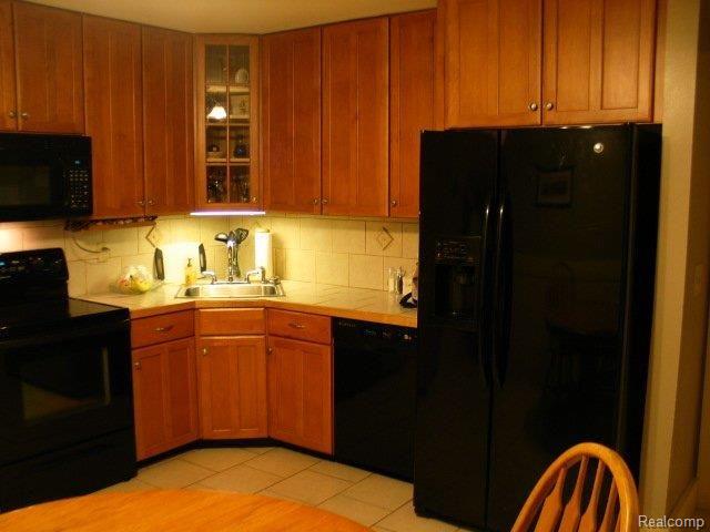 4149 Burns Road Linden, MI 48451 - Photo 19 of 25 Lots of Cabinets