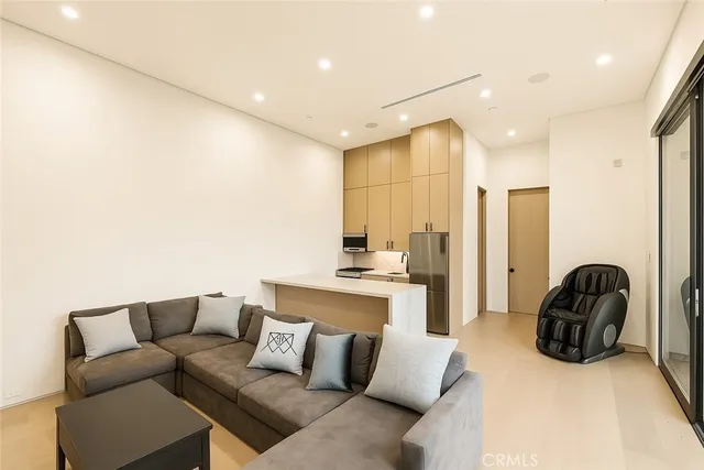 $6,995,000 | 22924 Erwin Street, Woodland Hills, CA 91367