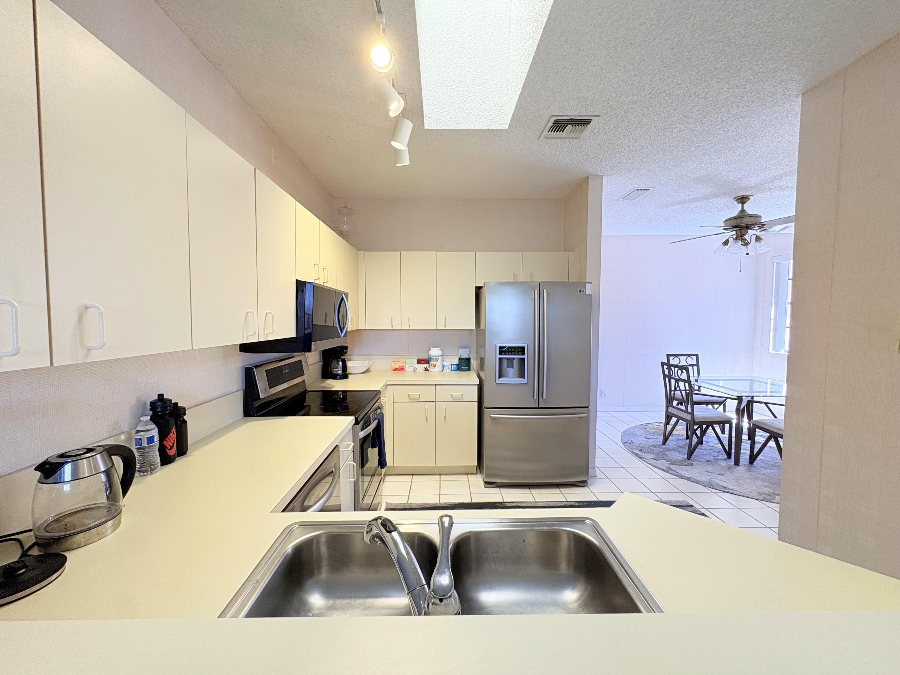 8659 Vía Reale, Unit 47U (#4) Boca Raton, FL 33496 - Photo 5 of 27 IMG_2970