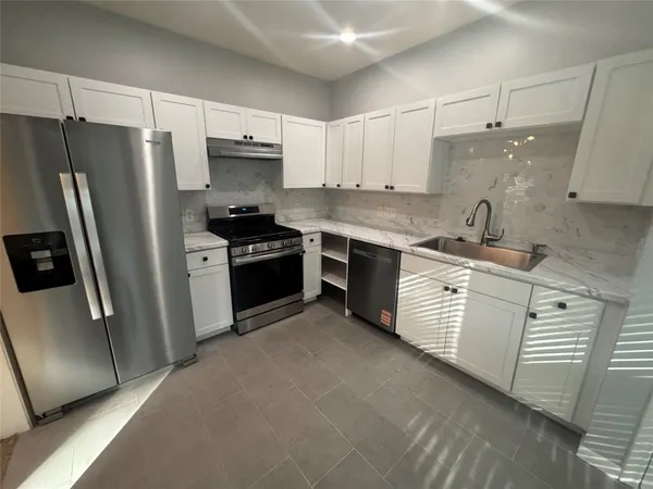 $1,800 | 16911 Tranquil Drive, Sugar Land, TX 77498