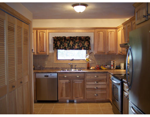 27 Bush Hill Road Ipswich, MA 01938 - Photo 2 of 5 Gallery Image 2