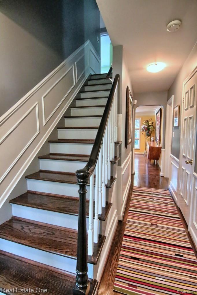 6785 Halyard Road Bloomfield Hills, MI 48301 - Photo 20 of 40 Foyer.jpg