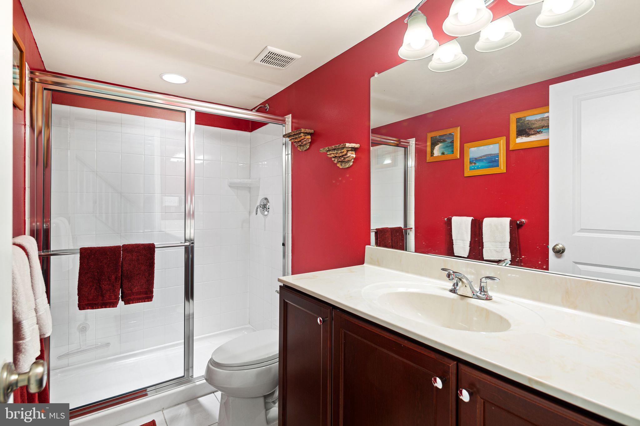103 Murray Lane Media, PA 19063 - Photo 5 of 31 Vibrant red oasis for relaxation.