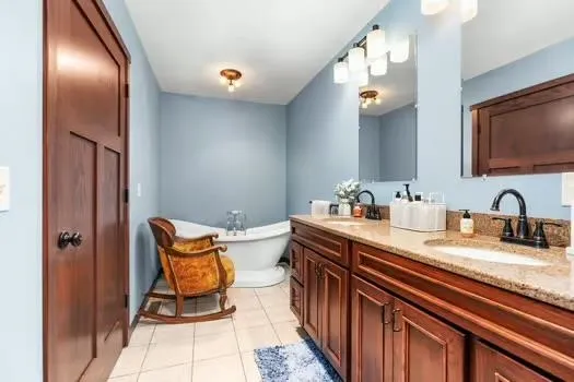 $975,000 | 16195 # 2 Coy, Viola, WI 54664