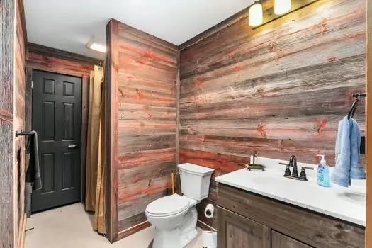 $975,000 | 16195 # 2 Coy, Viola, WI 54664