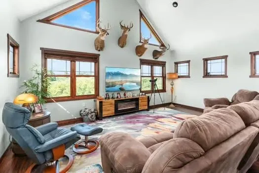 $975,000 | 16195 # 2 Coy, Viola, WI 54664