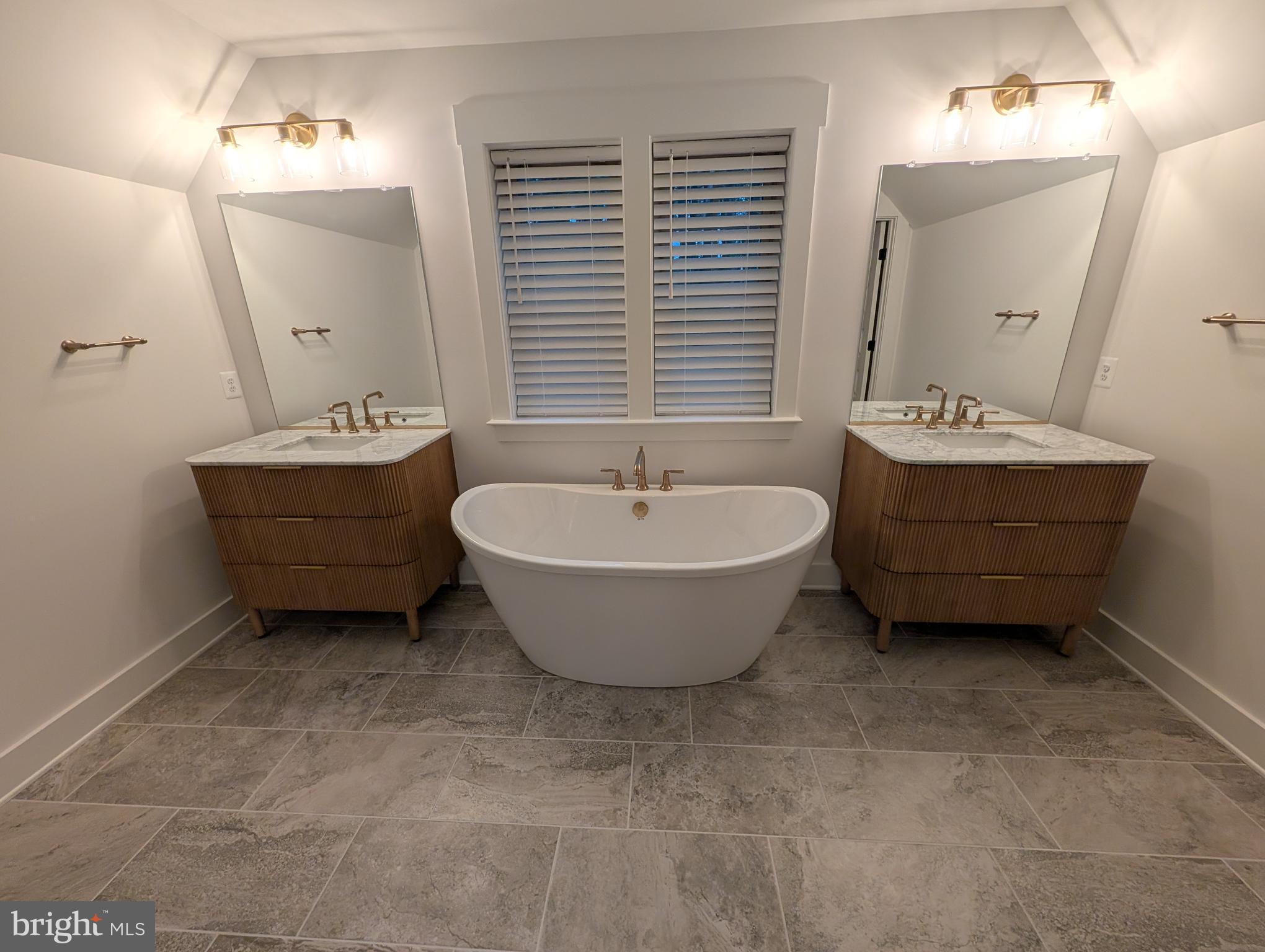 1490 Thurston Road Dickerson, MD 20842 - Photo 9 of 20 Luxury primary bathroom.
