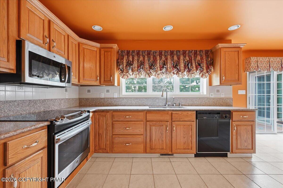 183 Chatham Hill Road Stroudsburg, PA 18360 - Photo 39 of 160 032-038_DSC_7802