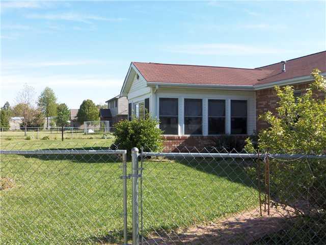 1215 Layton Road Anderson, IN 46011 - Photo 15 of 18 Gallery Image 15